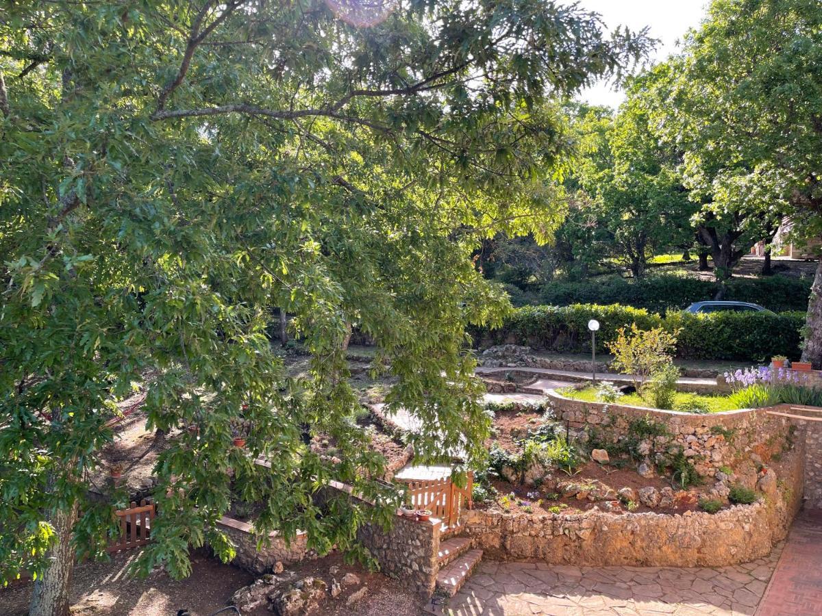 Villa Lilia by Let Siena Esterno foto
