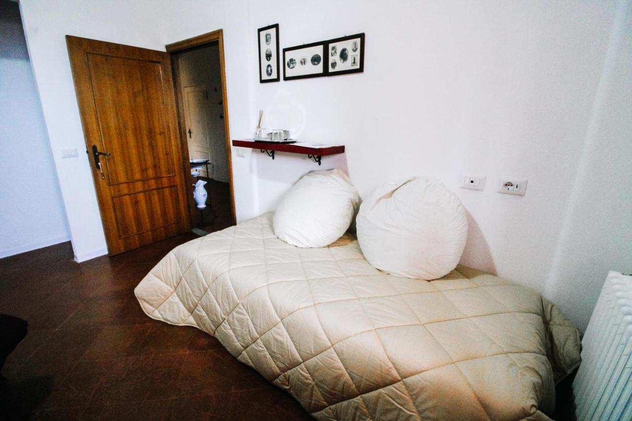 Villa Lilia by Let Siena Esterno foto