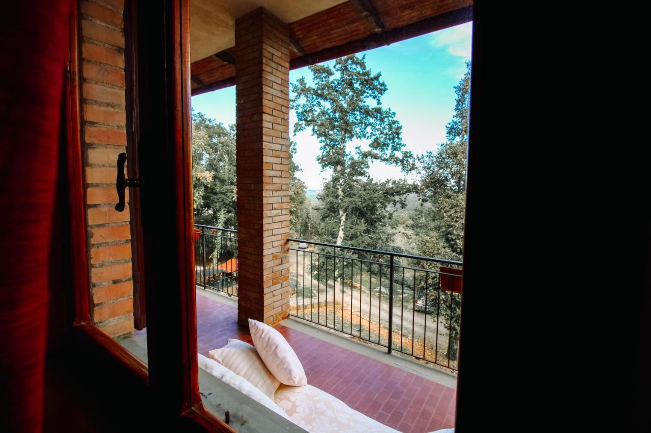 Villa Lilia by Let Siena Esterno foto