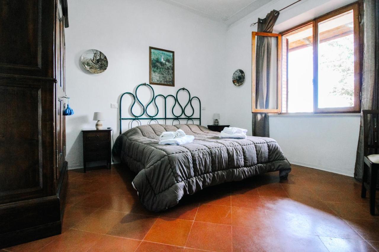Villa Lilia by Let Siena Esterno foto