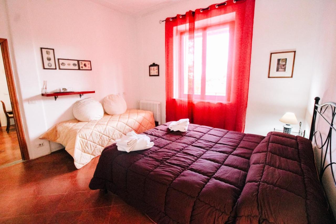 Villa Lilia by Let Siena Esterno foto