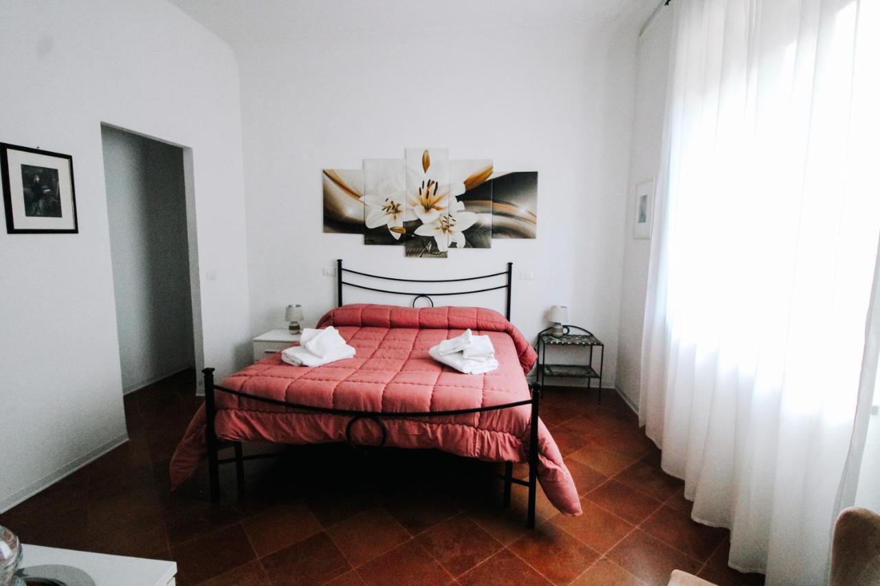Villa Lilia by Let Siena Esterno foto