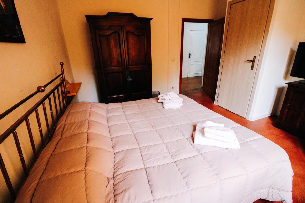 Villa Lilia by Let Siena Esterno foto