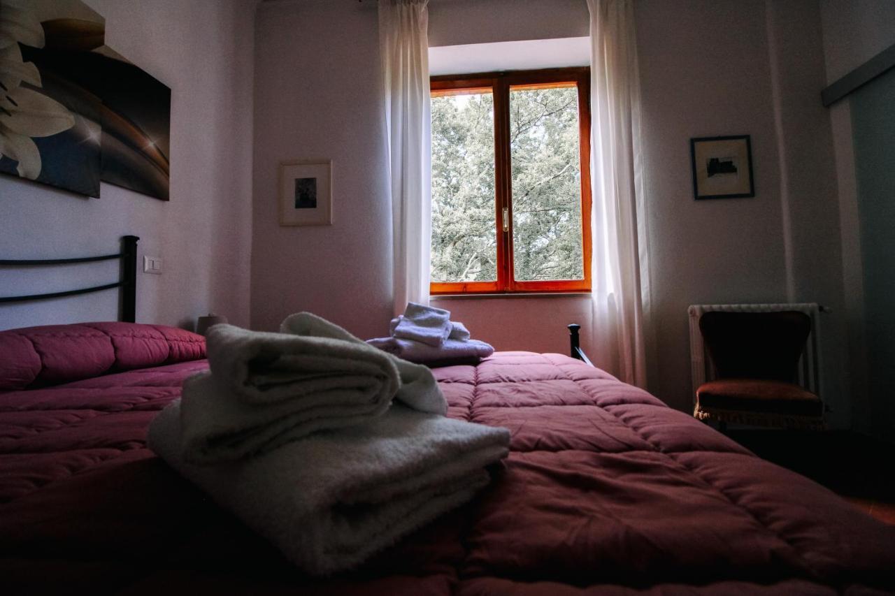 Villa Lilia by Let Siena Esterno foto