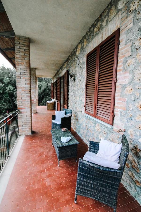 Villa Lilia by Let Siena Esterno foto